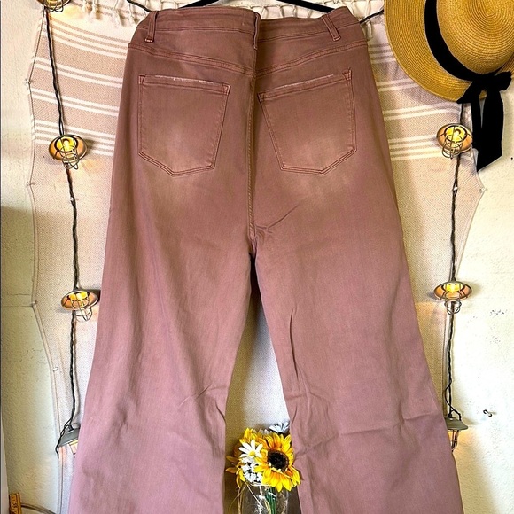 Blakely Mauve distressed Jeans - Picture 7 of 12